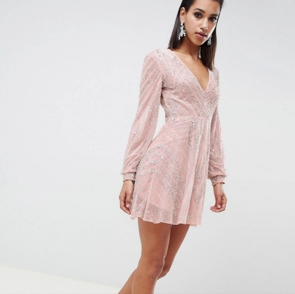 ISO 🚨 I'M LOOKING FOR THESE ASOS DRESSES - Picture 3 of 6